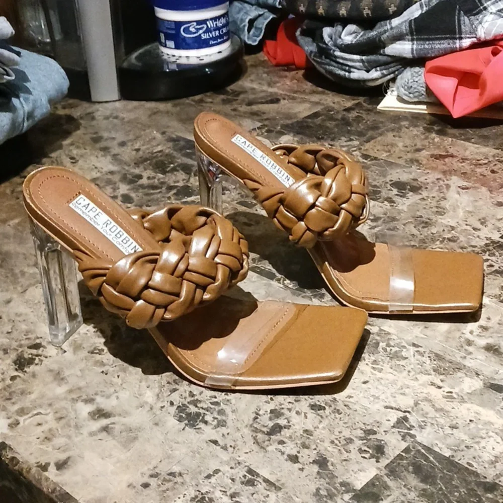 Cape Robbin Women's Square Toe, Braided Sandals w/Clear Heels. Size 6.5